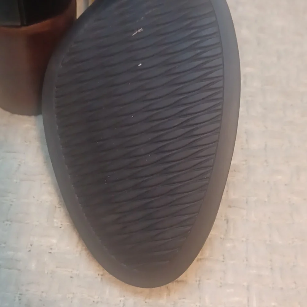 Clarks Black Patent Tarah Sofia  Leather Heels - Picture 7 of 9